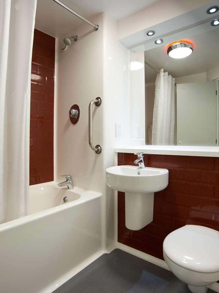 Travelodge Bromborough Port Sunlight Habitación foto